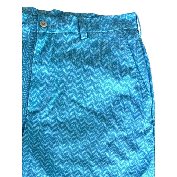 PGA Tour Mens Golf Shorts Blue Chevron NWOT Size 36 Quickdry Lightweight - Picture 4 of 7